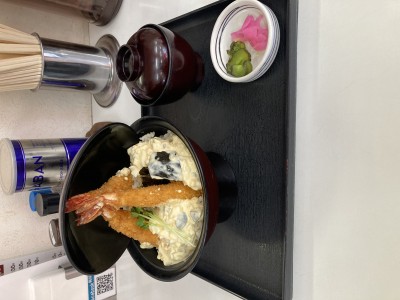 久しぶりに　エビ丼食べ来ました。 タルタルソース最高！